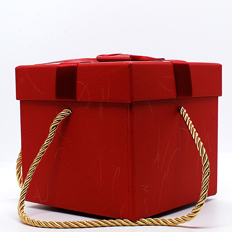 Подарочная коробка цветная 11x11x11 см — изображение 2