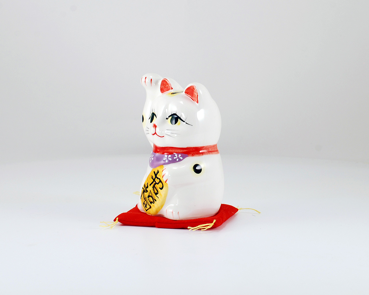 Кошка Манэки Нэко, белая, 7 см — изображение 6